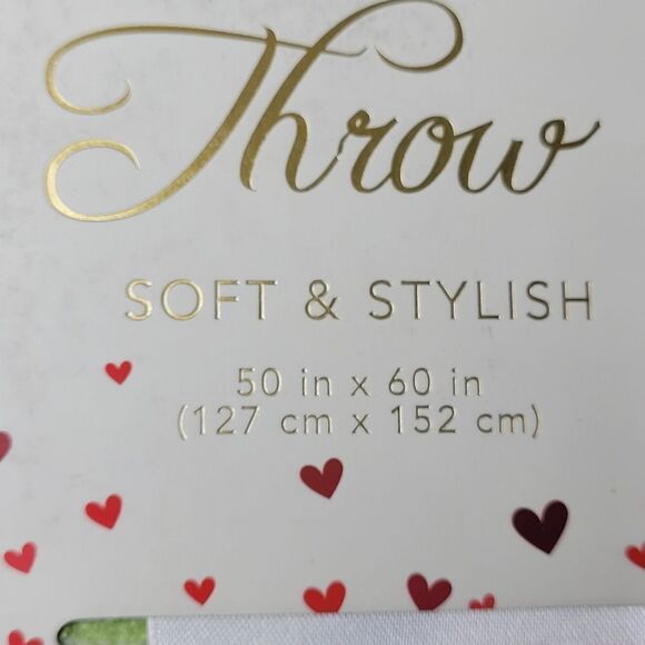 NEW AVOCADO COUPLE THICK PLUSH SOFT THROW BLANKET GUACAMOLE MAN WOMAN LOVE NWT - Picture 7 of 8